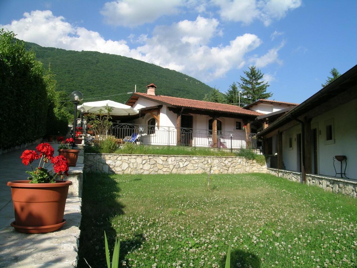 Les Chalets B&B Villetta Barrea Esterno foto